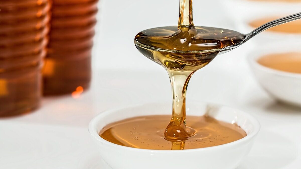 merry christmas, honey, syrup, pouring, sweet, organic, golden, teaspoon, healthy, drip, sticky, natural, translucent, fructose, glucose, food, sweetener, closeup, world bee day