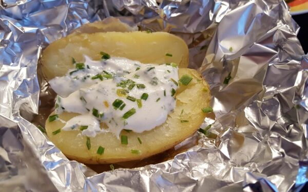 baked potatoes, potato dish, aluminum foil, grilled potatoes, grilling, heat, dish, cook, enjoy the meal, meal, garnish, food, yummy, enjoy, nourishment, potatoes, baked potatoes, baked potatoes, aluminum foil, aluminum foil, aluminum foil, aluminum foil, aluminum foil