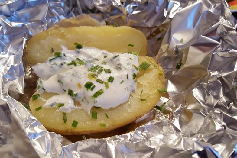 baked potatoes, potato dish, aluminum foil, grilled potatoes, grilling, heat, dish, cook, enjoy the meal, meal, garnish, food, yummy, enjoy, nourishment, potatoes, baked potatoes, baked potatoes, aluminum foil, aluminum foil, aluminum foil, aluminum foil, aluminum foil