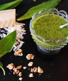 wild garlic, wild garlic pesto, pesto, cheese, parmesan, parmesan cheese, starter, fresh, yummy, homemade, pesto, pesto, pesto, pesto, pesto