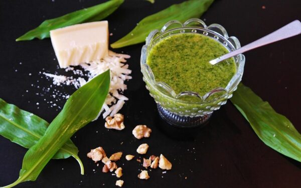 wild garlic, wild garlic pesto, pesto, cheese, parmesan, parmesan cheese, starter, fresh, yummy, homemade, pesto, pesto, pesto, pesto, pesto