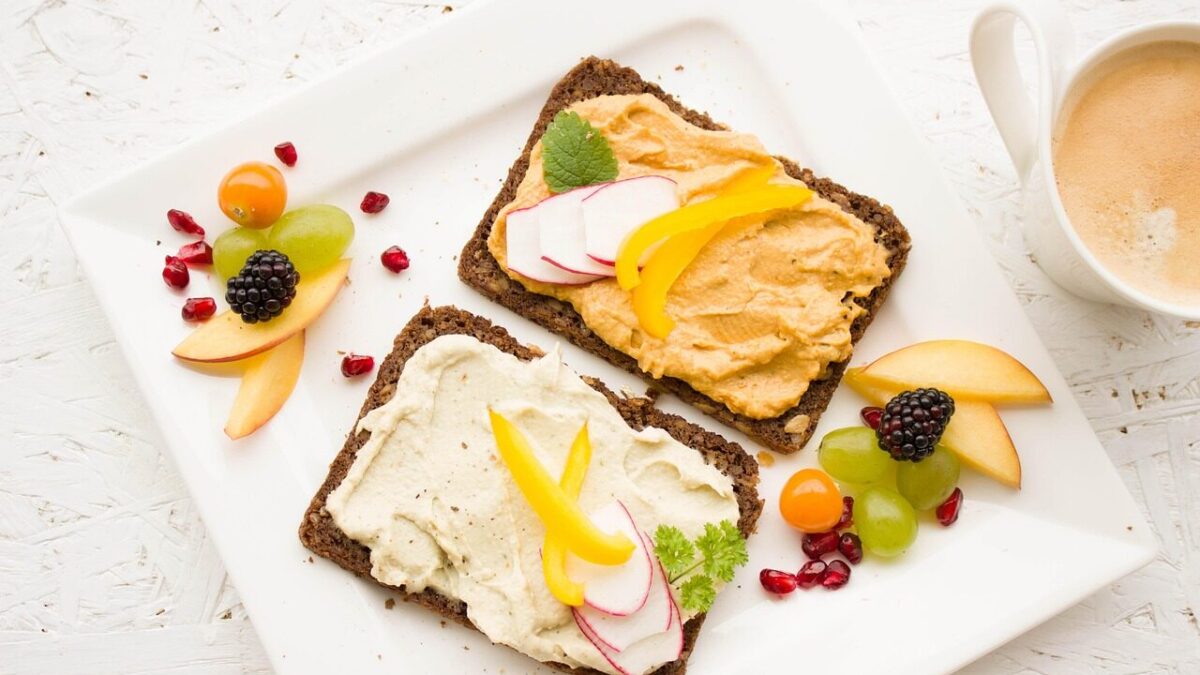 breakfast, healthy, hummus, spread, whole wheat bread, whole wheat, vegan, vegetarian, nutrition, delicious, dish, meal, eat, plate, tasty, food, vitamins, fruits, morning, diet, flat lay, composition, food photography, breakfast, breakfast, breakfast, food, food, food, food, food