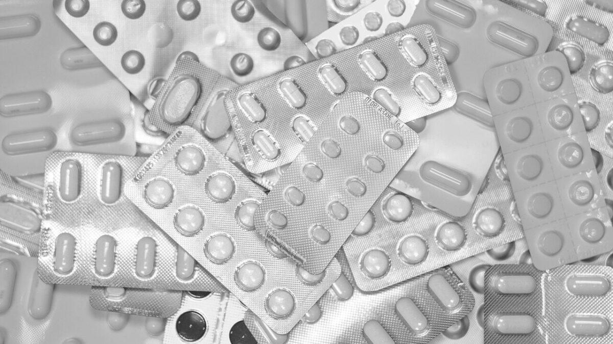medications, tablets, medicine, cure, pharmaceutical, pharmacy, pharmacology, medical, medical drugs, pills, prescription, prescription drugs, capsules, health, healthcare