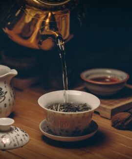 tea, cup, pot, tea leaves, pour, pouring, pouring tea, tea time, tea ceremony, beverage, hot tea, drink, kitchenware, teapot, traditional, black tea, tea cup, green tea