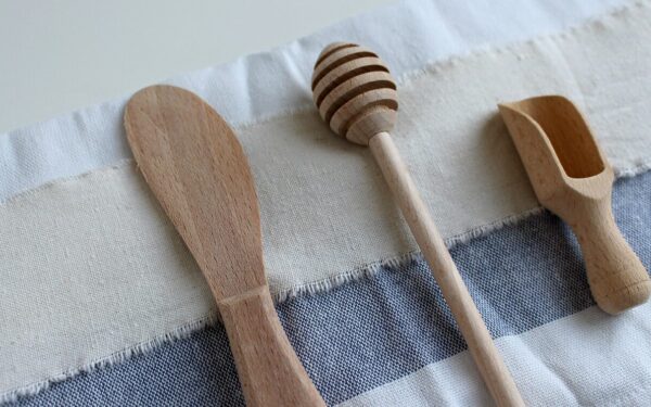 spoon, wood, wooden spoon, wooden cutlery, kitchen cutlery, kitchen, cutlery, wooden knife, carvings, cook, meal, food, rustic, old, kitchen towel