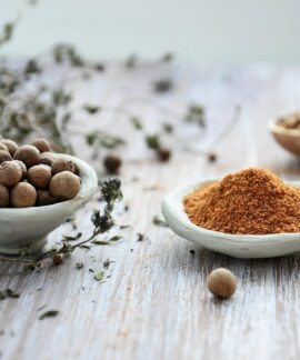 spices, ingredients, scent, cooking, seeds, pepper, nutmeg, condiments, clay cups, close-up, focus, cooking, nutmeg, nutmeg, nutmeg, nutmeg, nutmeg