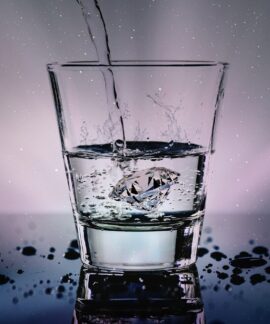 water, glass, liquid, wet, refreshment, nature, diamond, splash, water glass, drop of water, fresh, light effect, blow, gems, luxury, wealth, ice cubes, diamond shape, drink, drinking glass, sparkling water