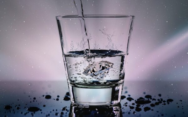 water, glass, liquid, wet, refreshment, nature, diamond, splash, water glass, drop of water, fresh, light effect, blow, gems, luxury, wealth, ice cubes, diamond shape, drink, drinking glass, sparkling water