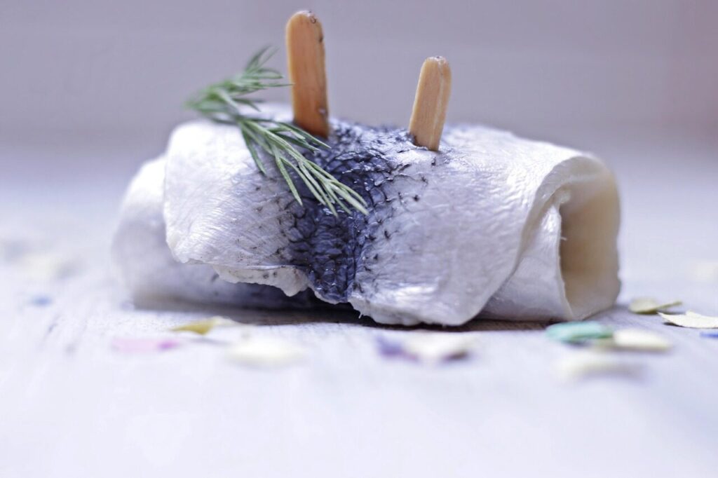 roll mops, fish, hangover breakfast, nature, dill, herring, herring fillet, wooden sticks, curled up, animal, finger food, mad rag, flaps of herring, free of bones, angry, boned, marinated herring, pet, originally berlin dialect, party, hangover mood, headache, cat, drink, to celebrate, spell card
