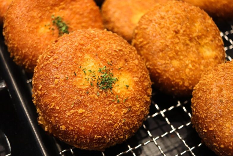 bread, croquette, donut, powder, bakery, korea, baguette bread, dessert, xclusive, fry bread, baker, perforated design evening light, boulangerie, panadería, pastelería, bäcker, cửa hàng bánh mỳ, croquette, croquette, croquette, croquette, croquette