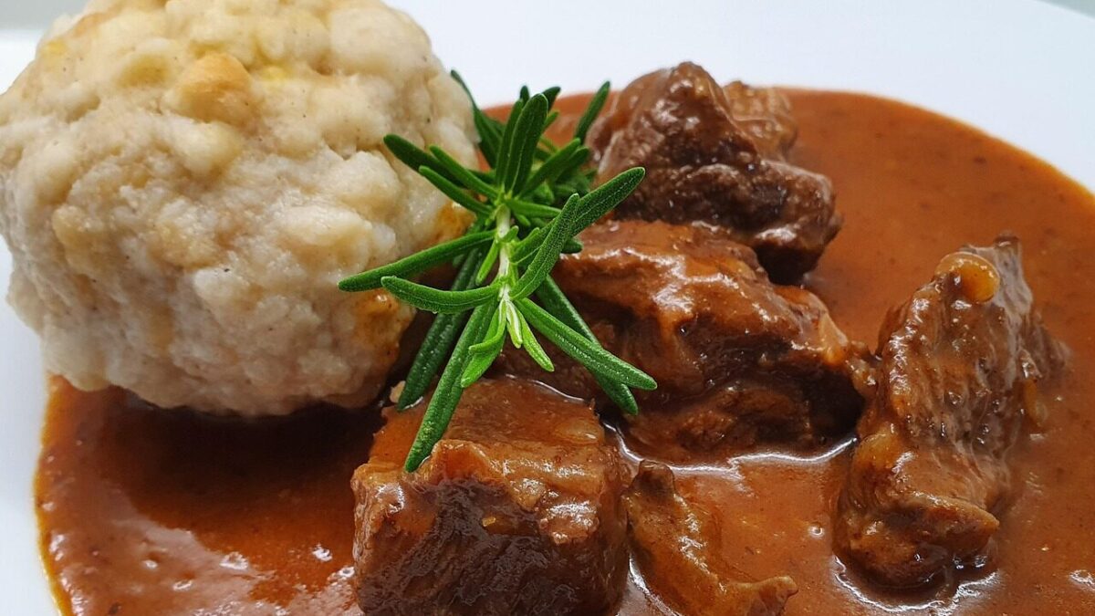 goulash, wiener saft goulash, juice goulash, gulyás, dumplings, bread dumplings, goulash, goulash, goulash, goulash, goulash