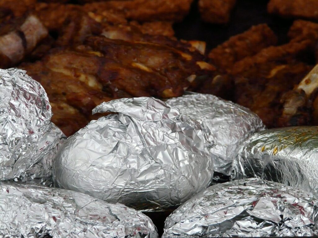 baked potatoes, potato dish, aluminum foil, grilled potatoes, grilling, heat, dish, baked potatoes, aluminum foil, aluminum foil, aluminum foil, aluminum foil, aluminum foil