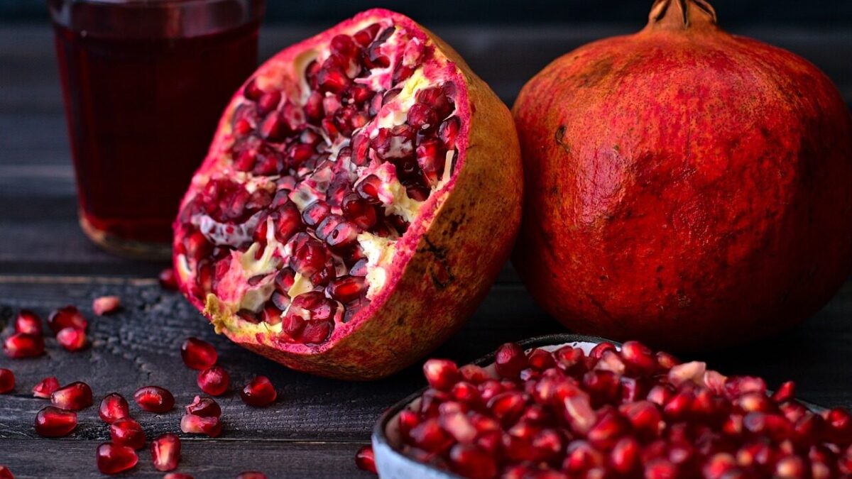pomegranate, fruit, bowl, ripe, tree fruit, pomegranate juice, fresh, vegan, vitamins, healthy, pomegranate, pomegranate, pomegranate, pomegranate, pomegranate, pomegranate juice