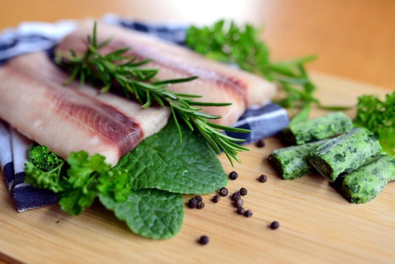 fish, salmon, wild salmon, fillet, fish fillet, nature, salmon fillet, raw, ingredients, herbs, food, fresh, fresh ingredients, food preparation