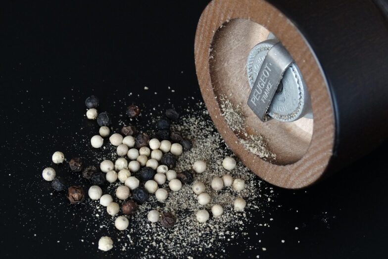 pepper, pepper mill, peppercorn, ground pepper, spice up, seasoning, pepper, pepper, pepper, pepper, pepper, pepper mill, pepper mill, pepper mill, pepper mill, pepper mill, peppercorn, ground pepper, ground pepper