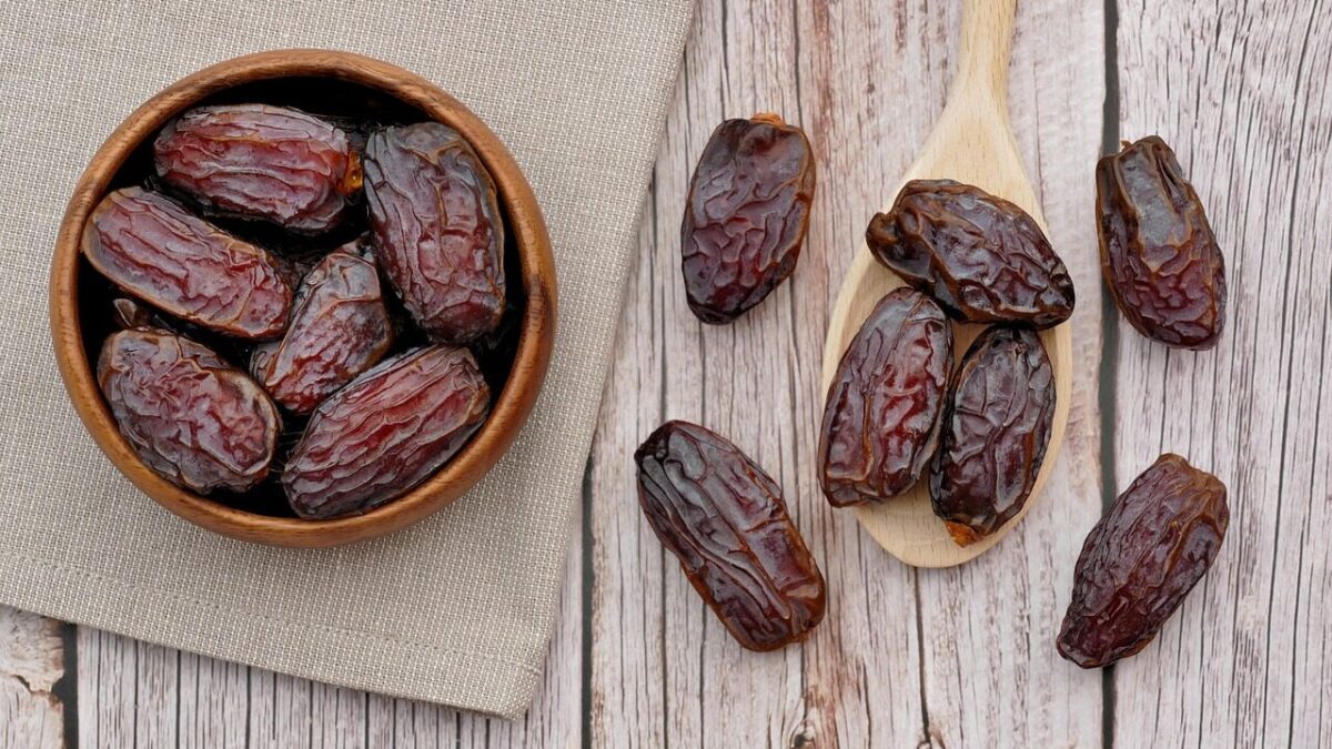 dates, medjool, fruit, dried, date palm, dry fruit, raw food, food, snack, flat, dates, dates, dates, dates, dates, date palm, date palm