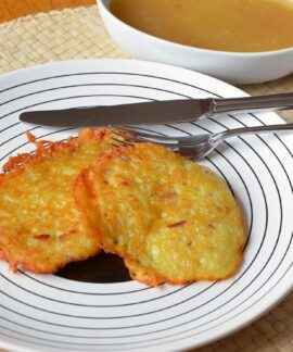 potato pancakes, reibekuchen, potato, applesauce, meal, serve, to dish out, potato pancakes, potato pancakes, potato pancakes, potato pancakes, potato pancakes, reibekuchen, reibekuchen, potato