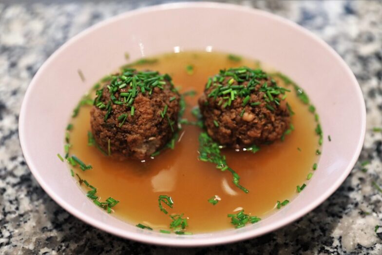 liver dumpling, liver dumpling soup, soup, broth, meal, soup, broth, broth, broth, broth, broth