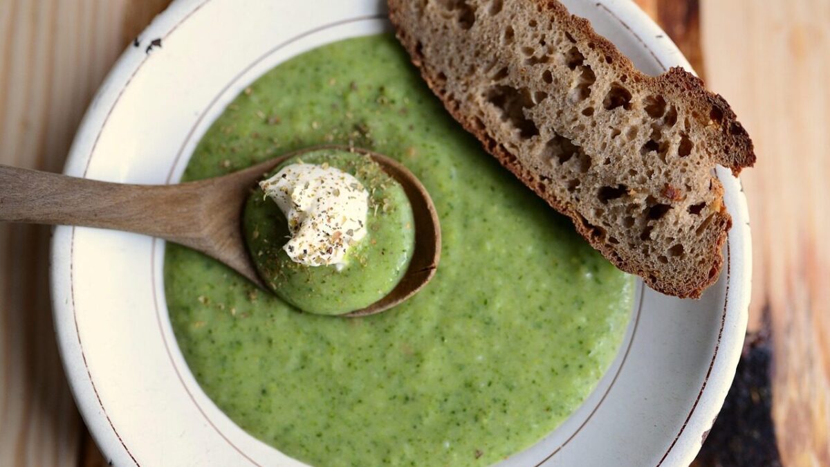 soup, broccoli, plate, meal, cook, loaf, soup, soup, soup, broccoli, broccoli, broccoli, broccoli, broccoli