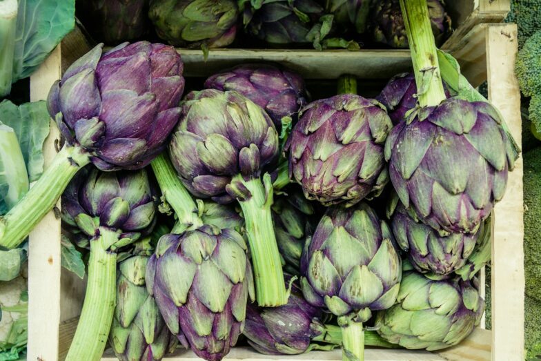 close-up photography of green and purple vegetables