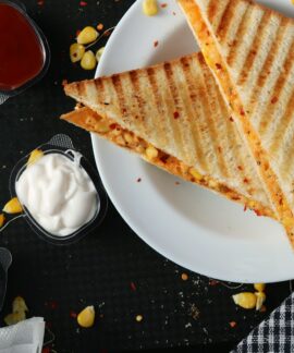 toasted bread with tartar sauce