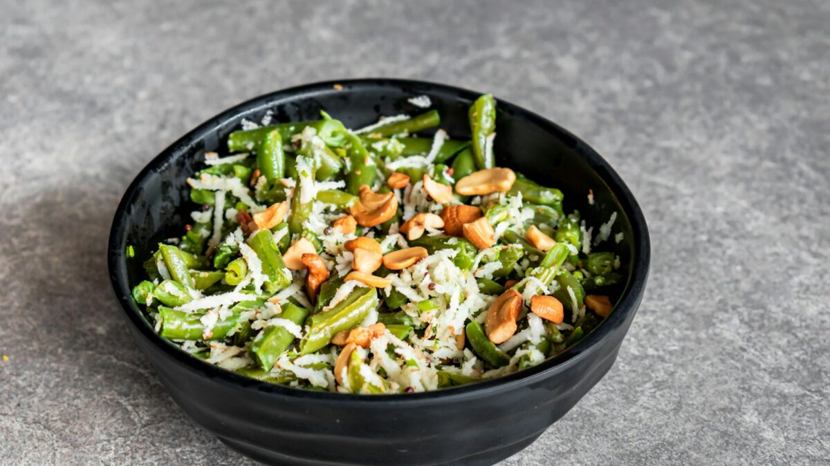 vegetable salad in black bowl