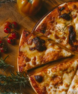 pizza with berries