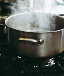 stainless steel cooking pot with lid