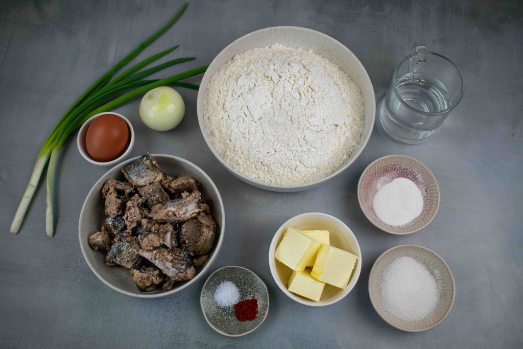 Greiti suktinukai su skumbre keptuvėje. Ingredientai