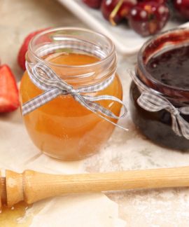 Medus ir uogienė. Canva nuotr.