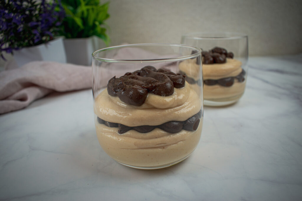 Riešutų sviesto ir šokolado putėsiai. Antras sluoksnis