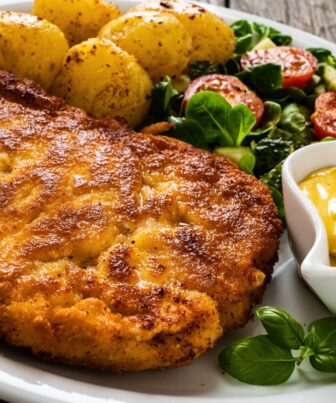 Karbonadas. Canva nuotr.