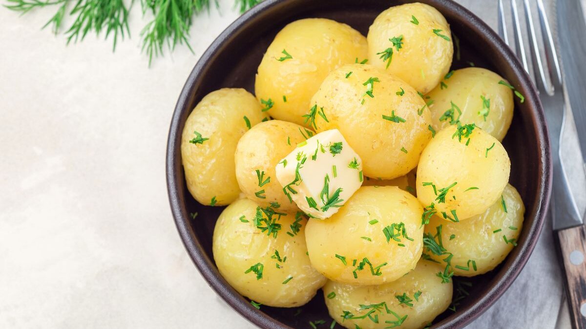 Bulvės su krapais. Canva nuotr.
