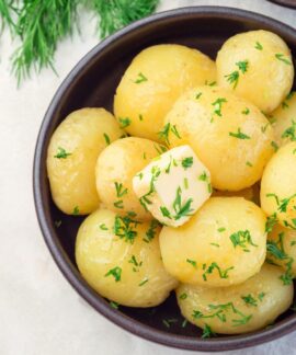 Bulvės su krapais. Canva nuotr.