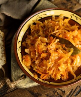 Kopūstų troškinys. Canva nuotr.