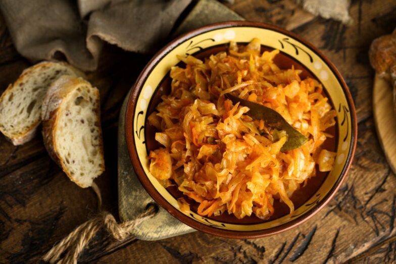 Kopūstų troškinys. Canva nuotr.