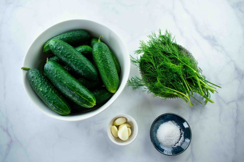 Greitai paraugti agurkai. Ingredientai
