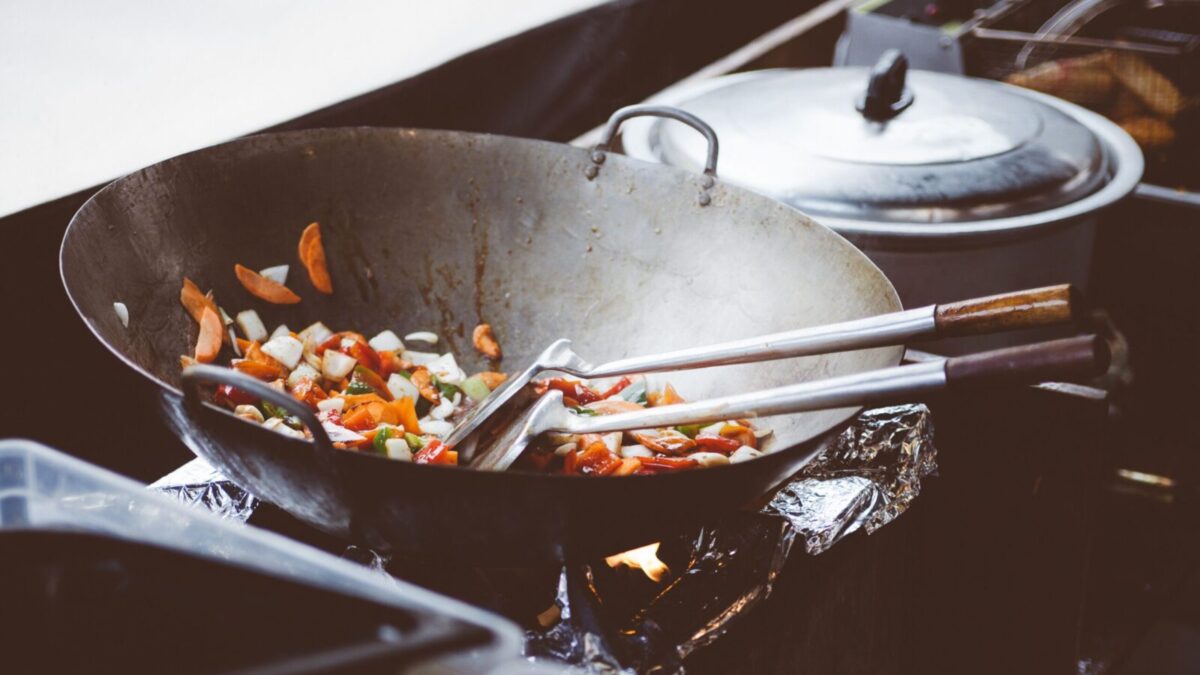 Wok keptuvė. Pexels nuotr.